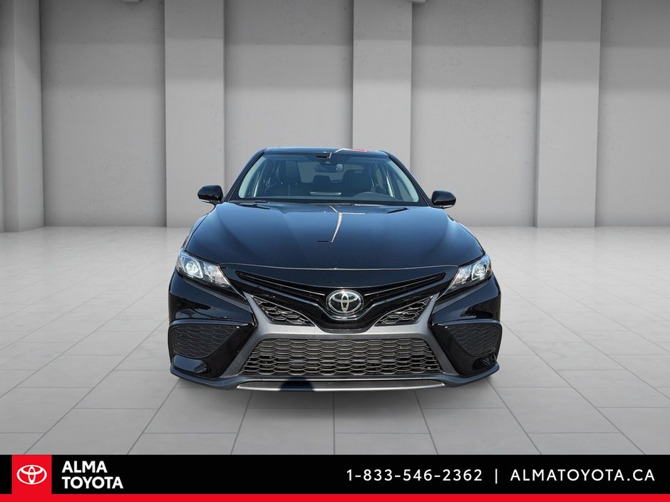 Toyota Camry SE UPGRADE 2024-1