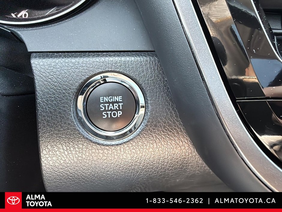 Toyota Camry SE UPGRADE 2024-21