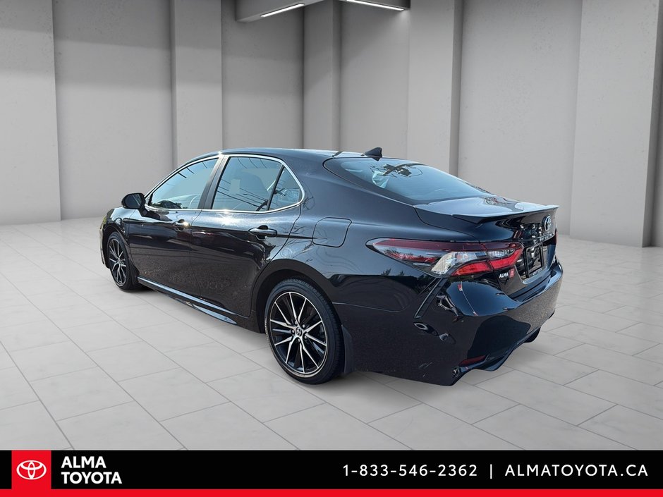 Toyota Camry SE UPGRADE 2024-6