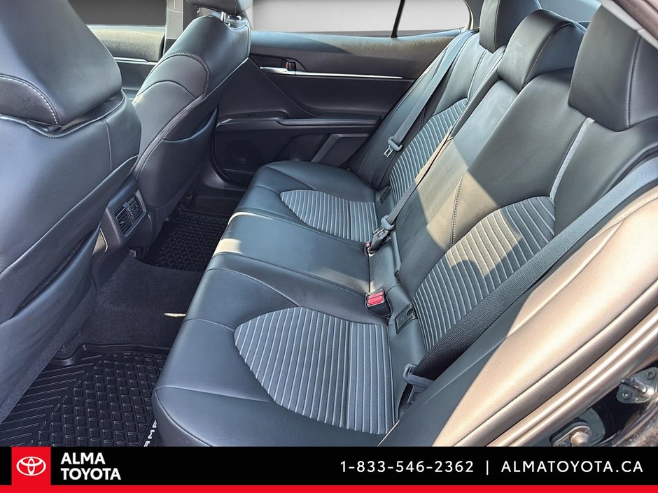 Toyota Camry SE UPGRADE 2024-11