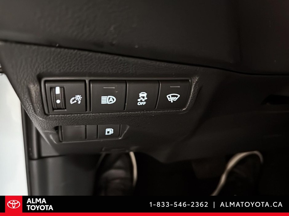 2023 Toyota Corolla Cross SE HYBRID-17