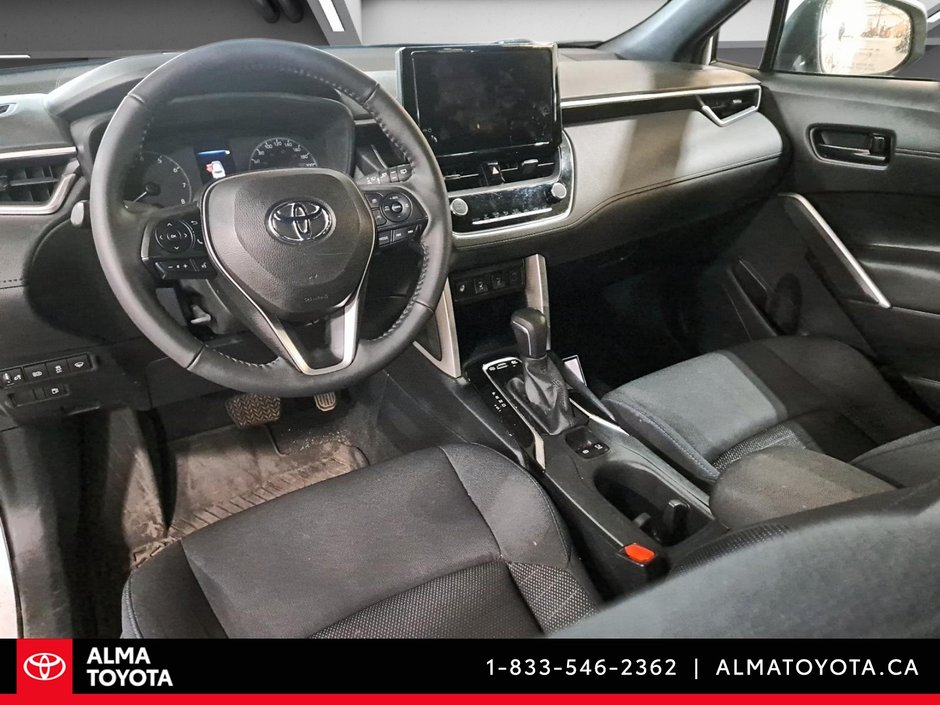 2023 Toyota Corolla Cross SE HYBRID AWD-5