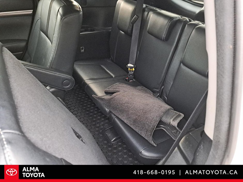 Toyota Highlander SE AWD 2018-13