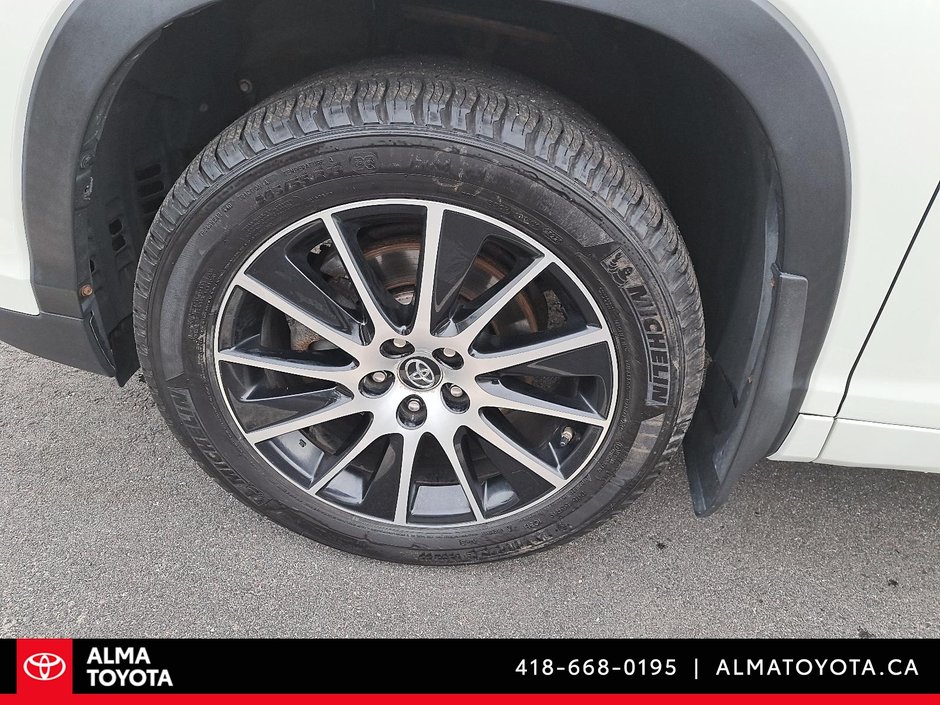 Toyota Highlander SE AWD 2018-8