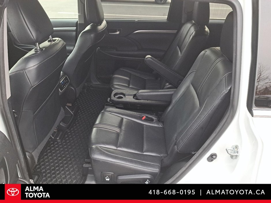 Toyota Highlander SE AWD 2018-10