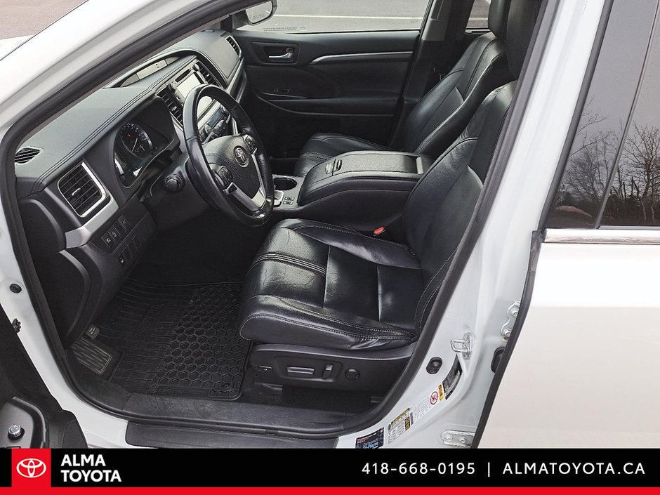 Toyota Highlander SE AWD 2018-9