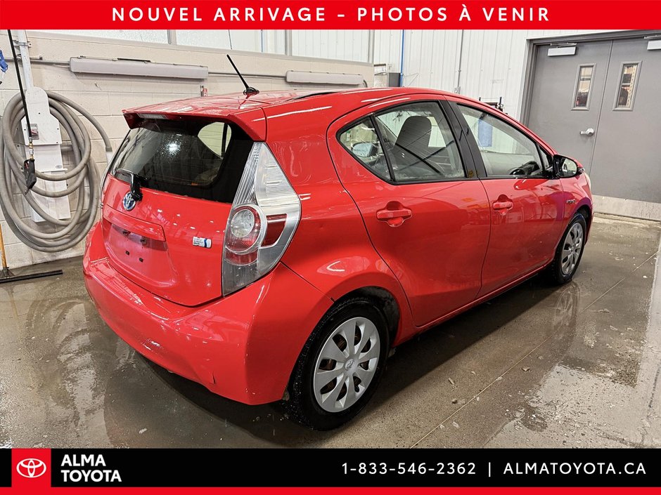 2013 Toyota Prius c BASE-2