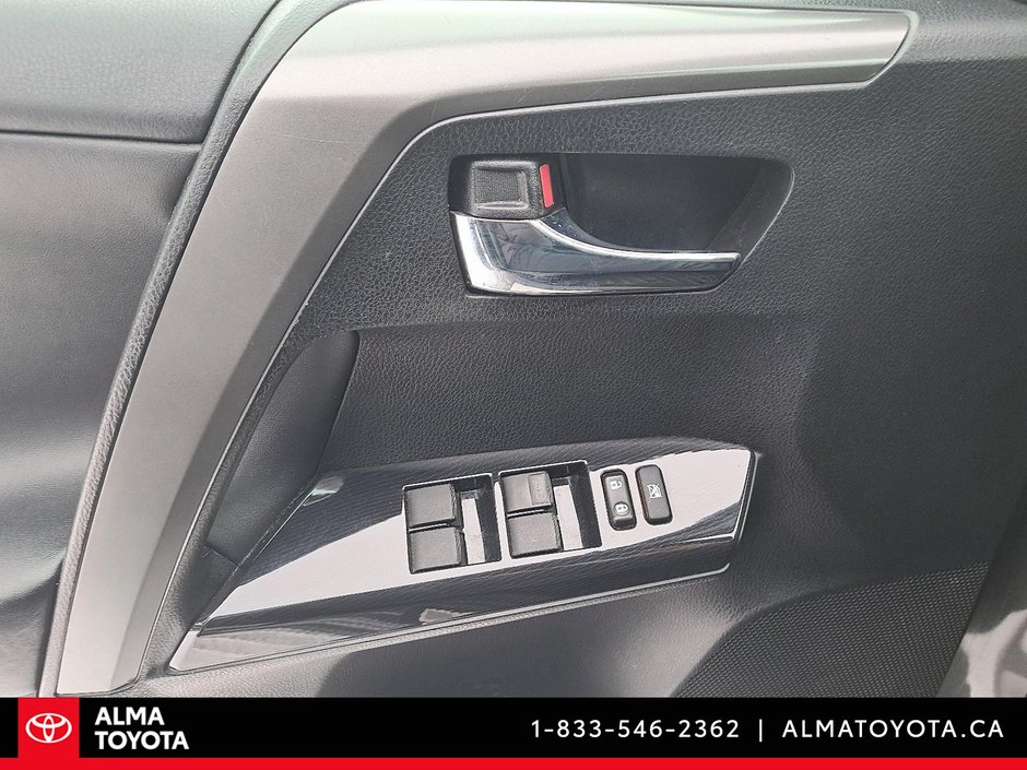 Toyota RAV4 SE 2016-20