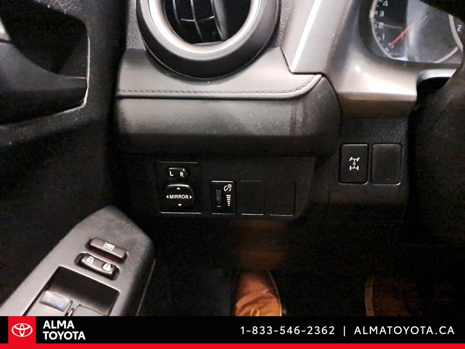 Toyota RAV4 LE AWD 2016-18