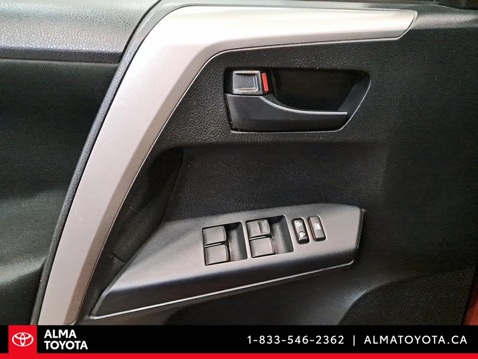 Toyota RAV4 LE AWD 2016-19