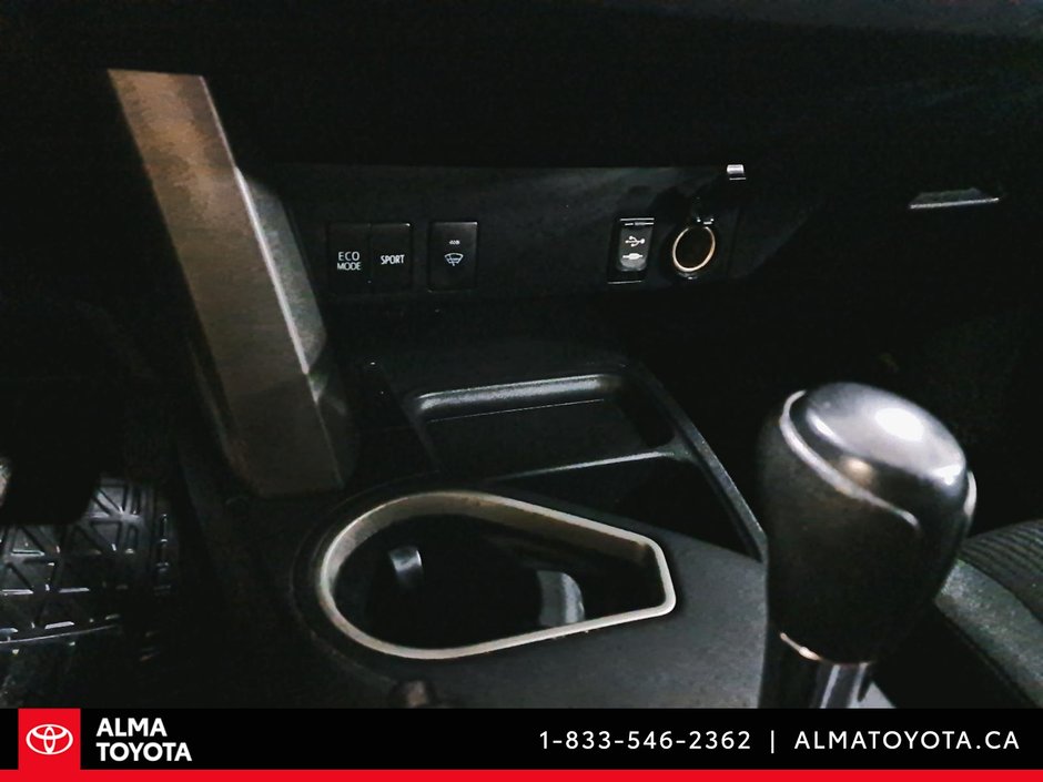 Toyota RAV4 LE AWD 2016-15