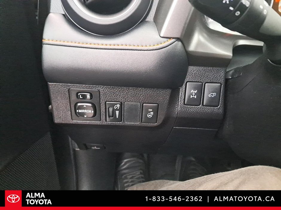 Toyota RAV4 SE AWD 2016-19