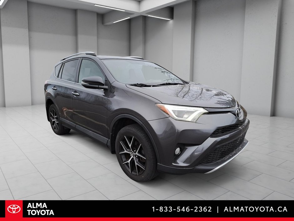 Toyota RAV4 SE AWD 2016-2