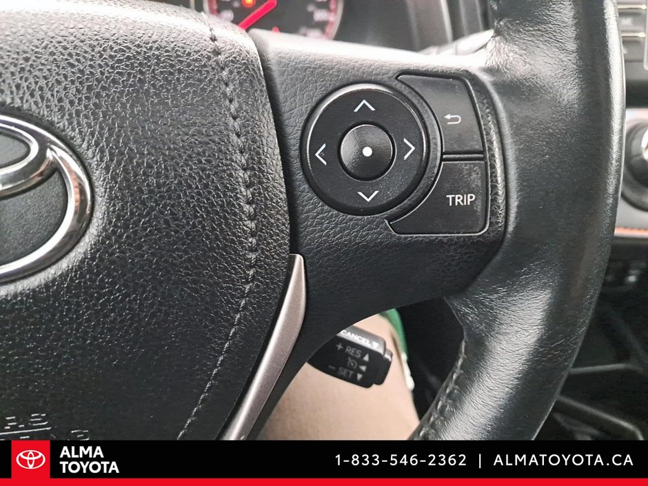 Toyota RAV4 SE AWD 2016-17
