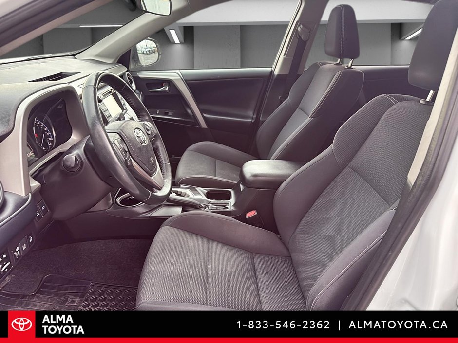 2018 Toyota RAV4 XLE AWD-10