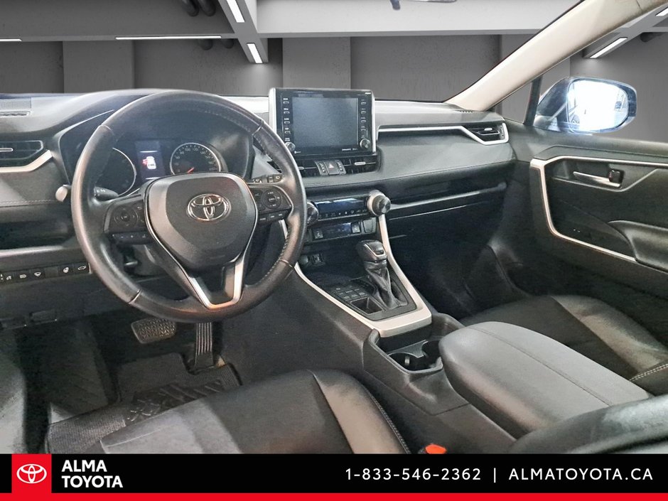 2019 Toyota RAV4 XLE PREMIUM-11