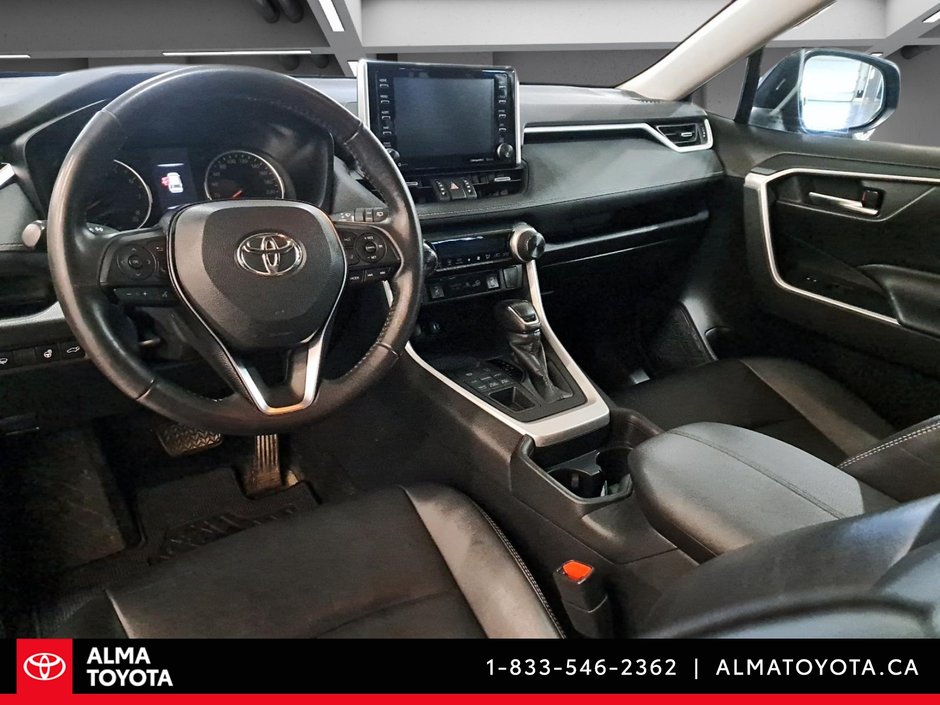 2019 Toyota RAV4 XLE PREMIUM-12