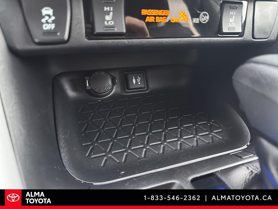 Toyota RAV4 XLE HYBRID AWD 2019-23