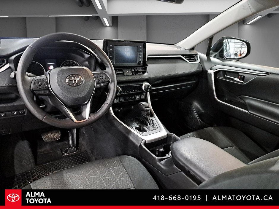 2021 Toyota RAV4 XLE AWD-12