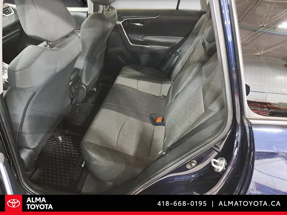 2021 Toyota RAV4 XLE AWD-11