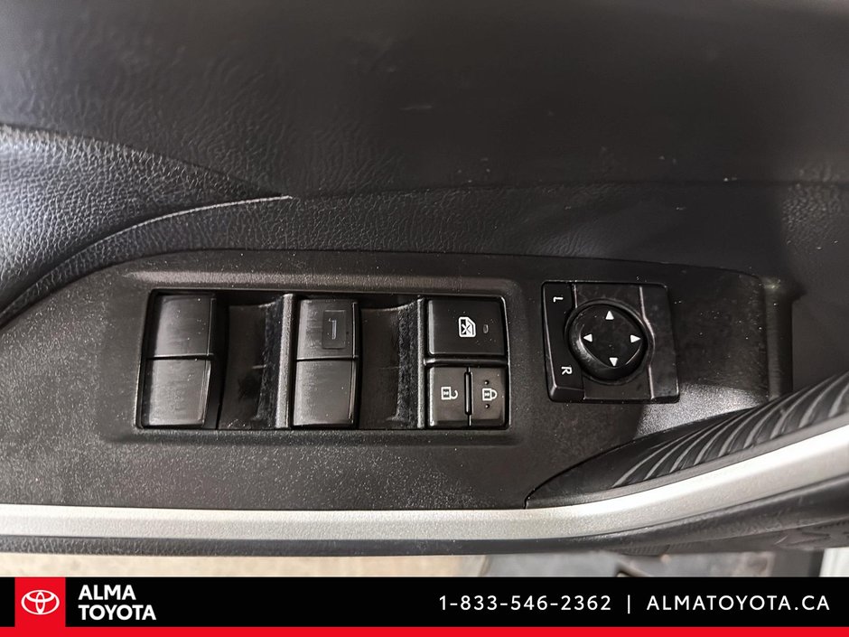 2021 Toyota RAV4 XLE AWD-15