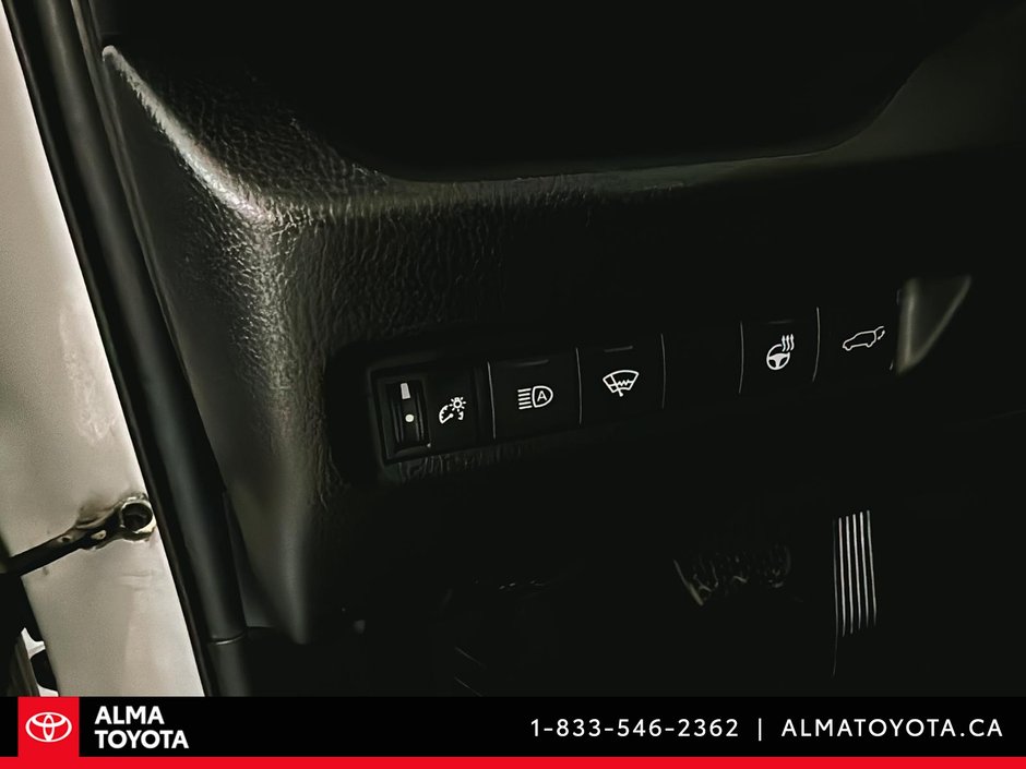 2021 Toyota RAV4 XLE AWD-16