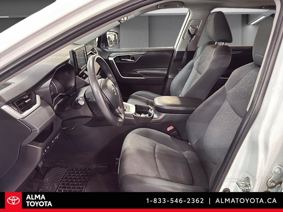 2021 Toyota RAV4 XLE AWD-10