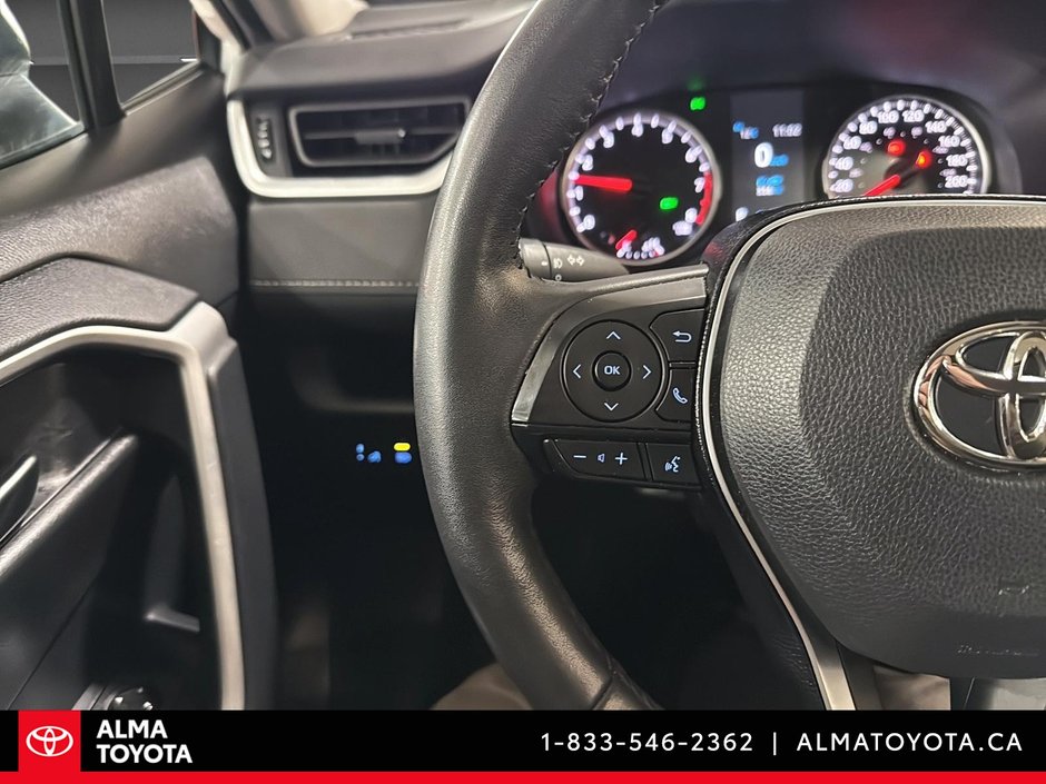 2021 Toyota RAV4 XLE AWD-18