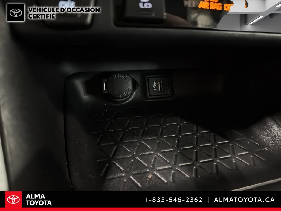 2023 Toyota RAV4 XLE HYBRID AWD-20