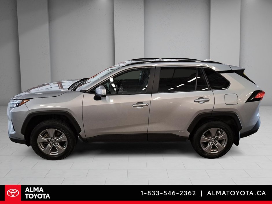 Toyota RAV4 XLE HYBRID AWD 2024-7