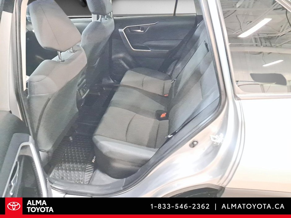 Toyota RAV4 XLE HYBRID AWD 2024-9