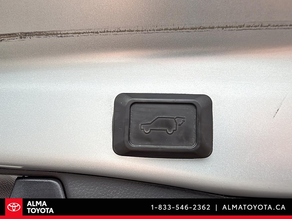 2024 Toyota RAV4 XLE HYBRID AWD-20