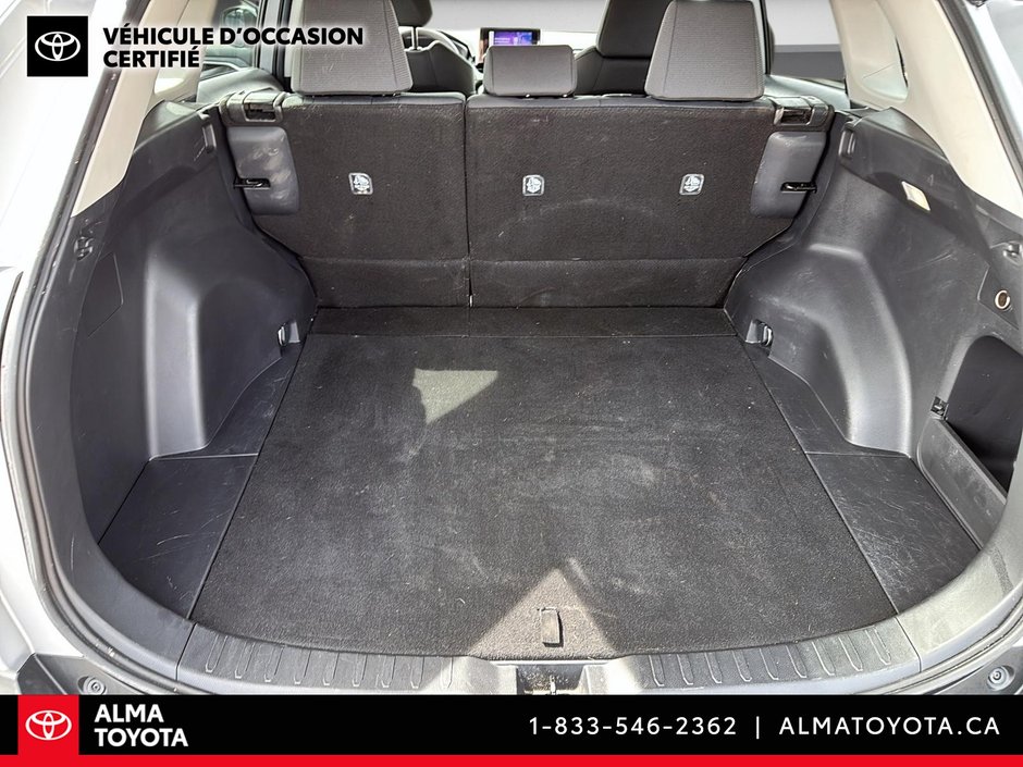 2025 Toyota RAV4 LE AWD-12