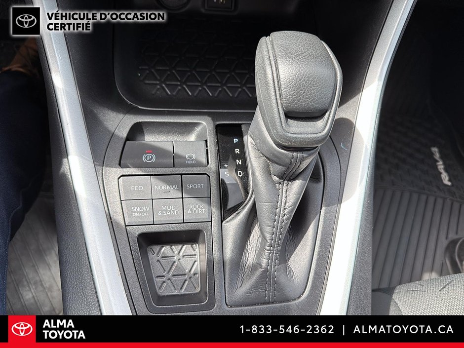 2025 Toyota RAV4 LE AWD-21