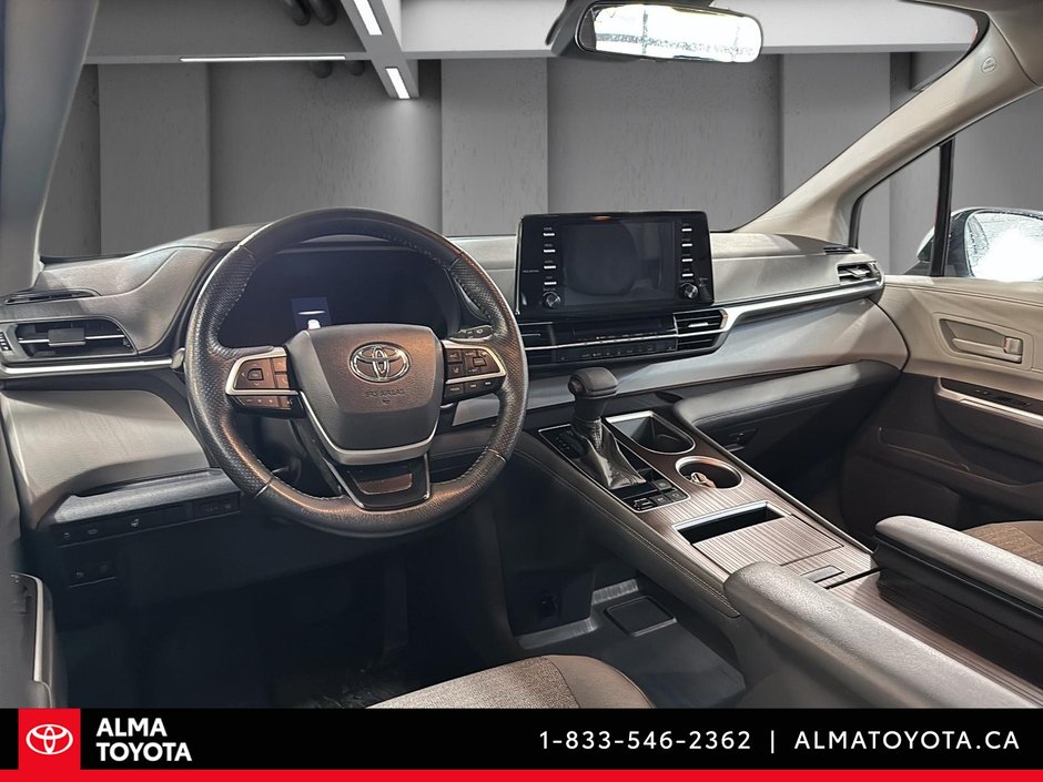 2021 Toyota Sienna LE HYBRID-12