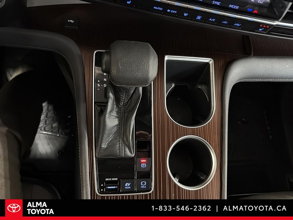 2021 Toyota Sienna LE HYBRID-19