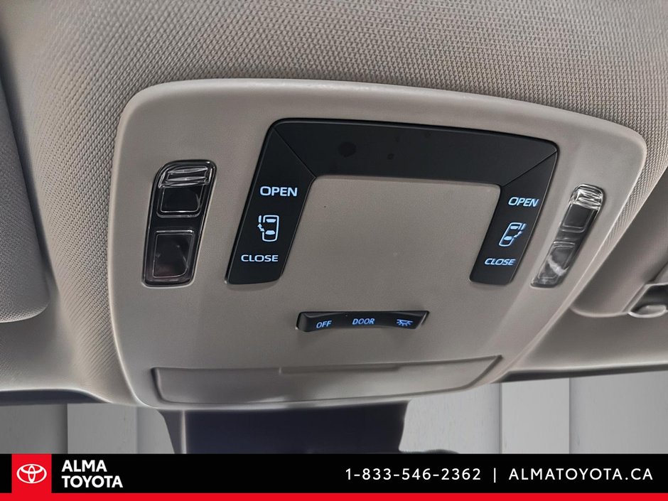 2021 Toyota Sienna LE HYBRID-24