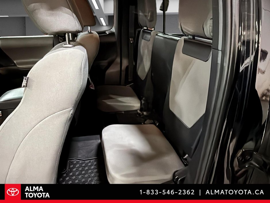 2018 Toyota Tacoma SR5 4X4-10