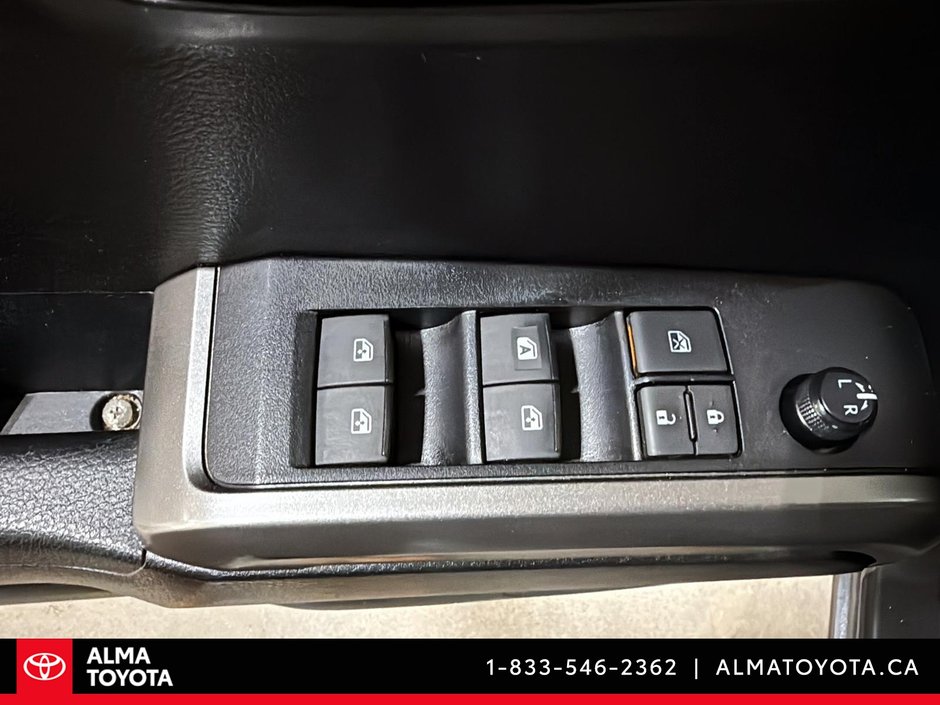 Toyota Tacoma SR5 DOUBLE CAB 2021-9