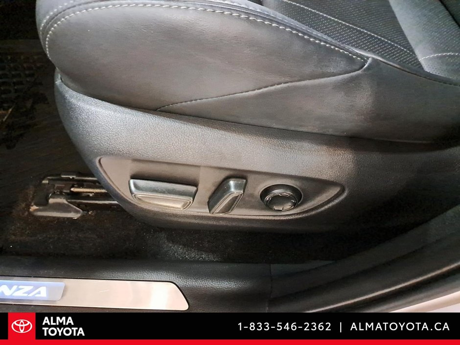 2023 Toyota Venza LIMITED HYBRID-23