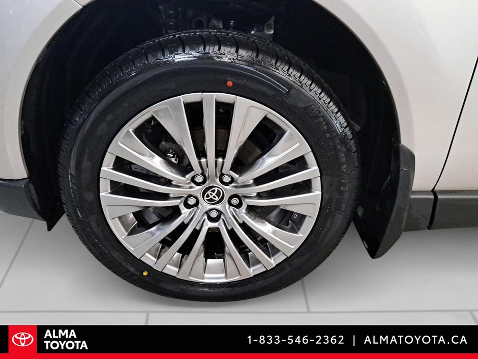 2023 Toyota Venza LIMITED HYBRID-8