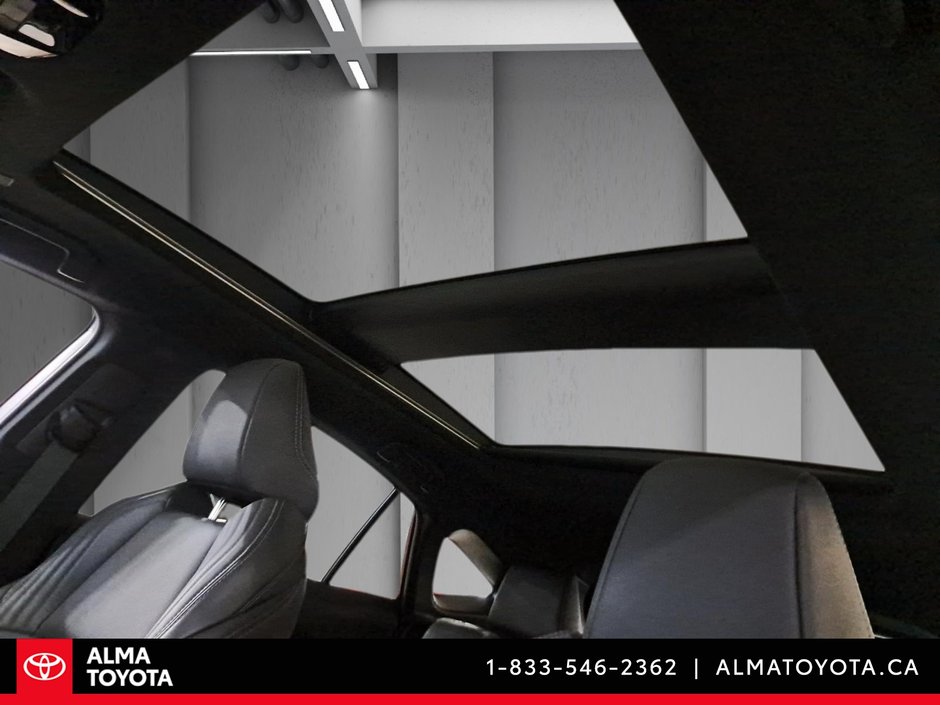 2023 Toyota Venza LIMITED HYBRID-9