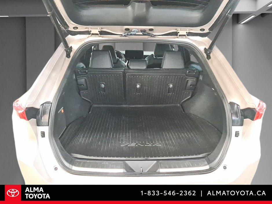 2023 Toyota Venza LIMITED HYBRID-13