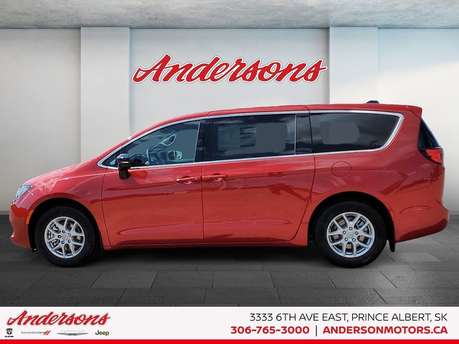2025 Chrysler Grand Caravan SXT 3.6L Pentastar V6 / Stow ’n Go Seating / Dual Power Sliding Doors