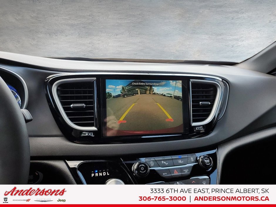 2025 Chrysler Grand Caravan SXT 3.6L Pentastar V6 / Stow ’n Go Seating / Dual Power Sliding Doors