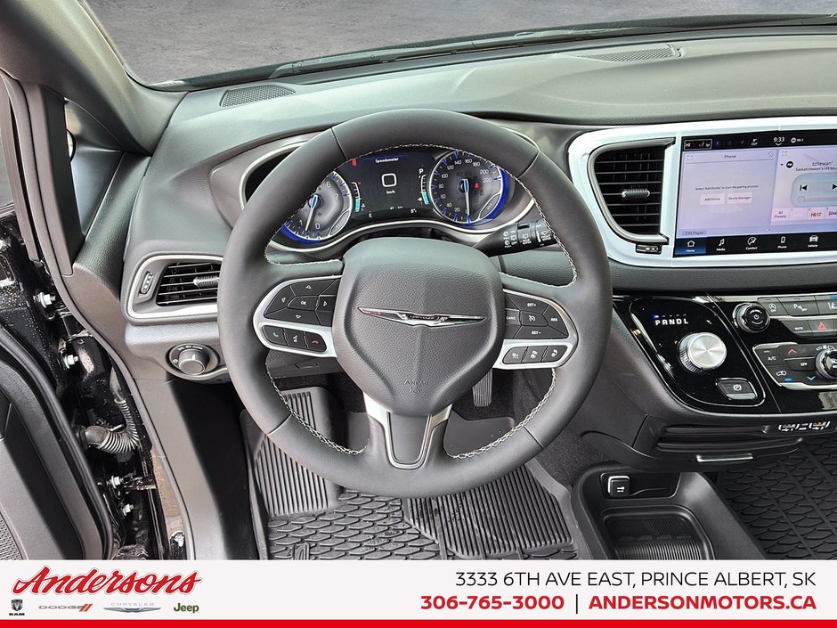 2025 Chrysler Grand Caravan SXT 3.6L Pentastar V6 / Dual Power Sliding Doors / Stow ’n Go Seating