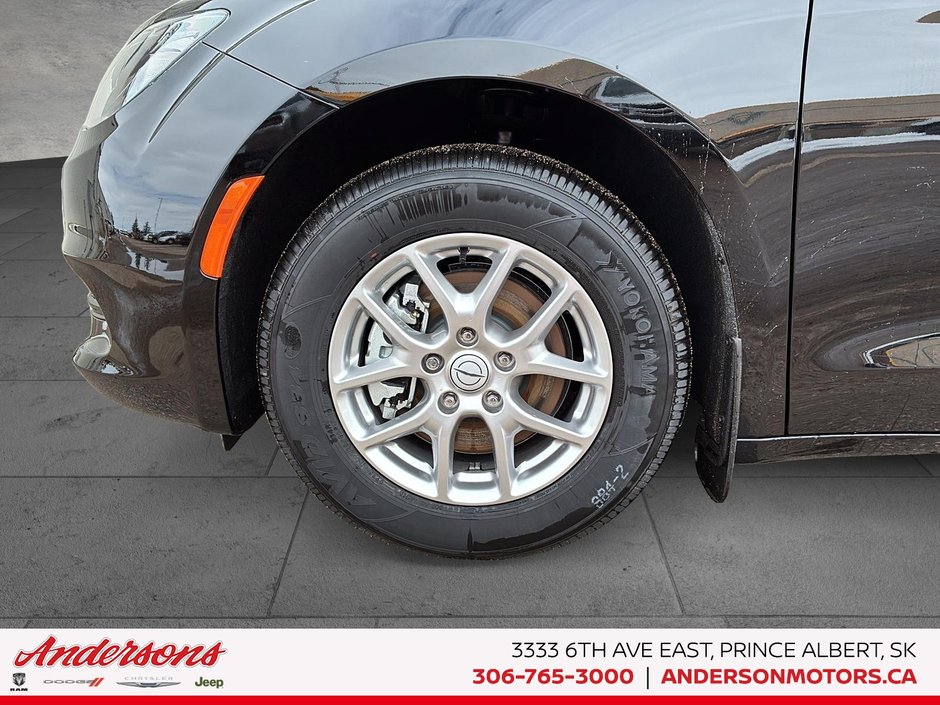 2025 Chrysler Grand Caravan SXT 3.6L Pentastar V6 / Dual Power Sliding Doors / Stow ’n Go Seating
