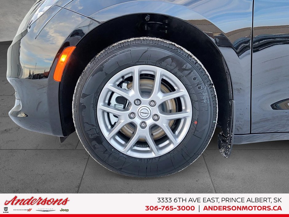2026 Chrysler Grand Caravan SXT 3.6L Pentastar V6 / Dual Power Sliding Doors / Uconnect 5 with 10.1-inch Display