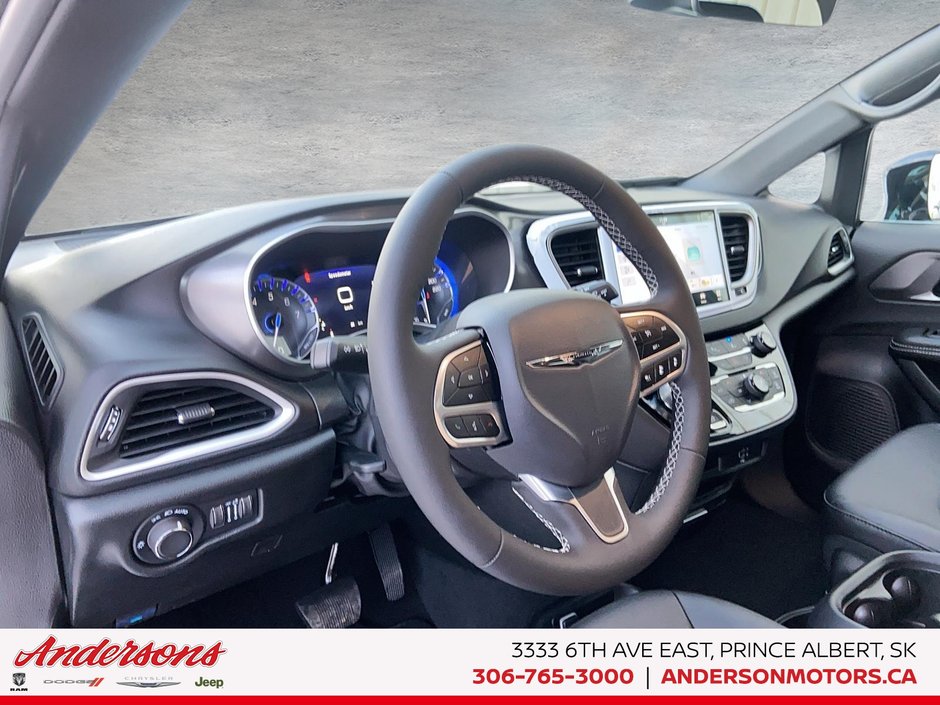 2026 Chrysler Grand Caravan SXT 3.6L Pentastar V6 / Dual Power Sliding Doors / Uconnect 5 with 10.1-inch Display