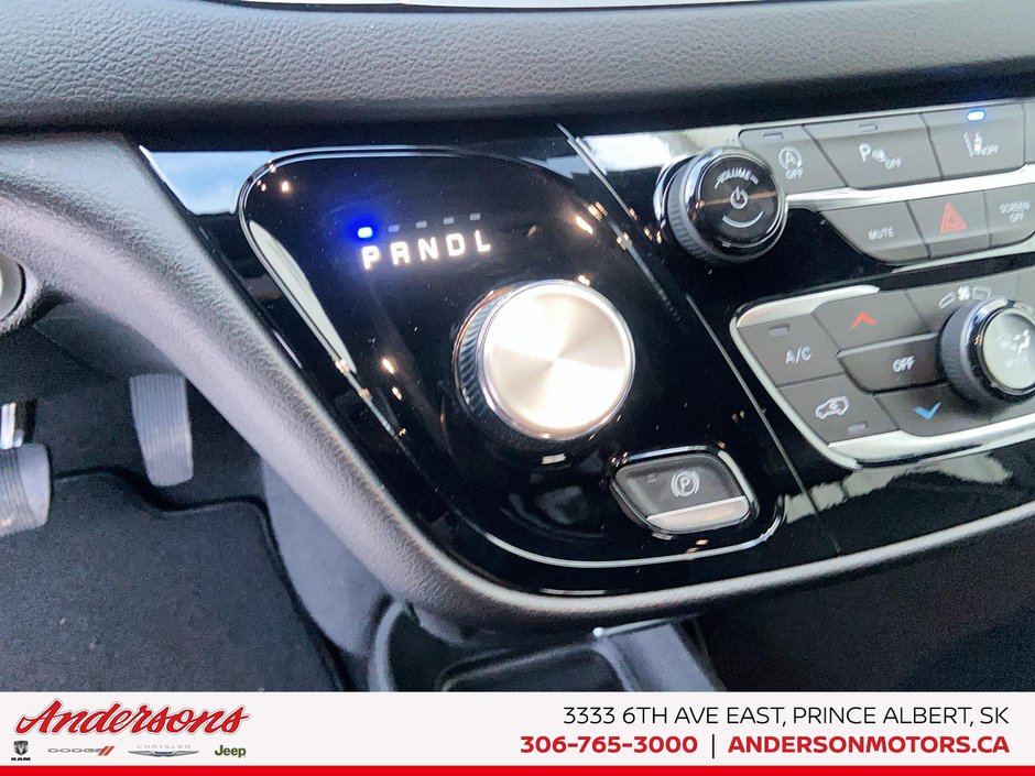 2026 Chrysler Grand Caravan SXT 3.6L Pentastar V6 / Dual Power Sliding Doors / Uconnect 5 with 10.1-inch Display